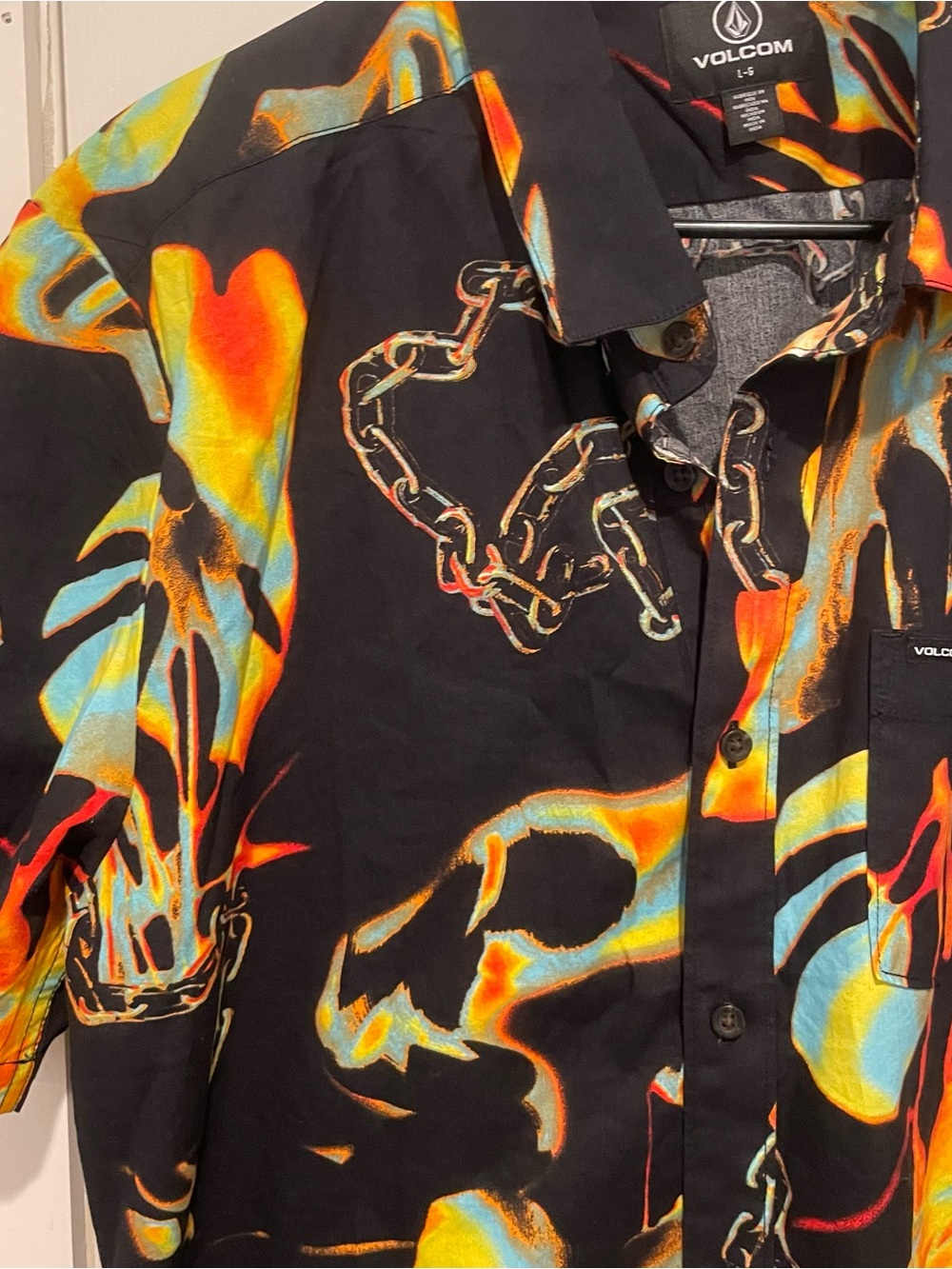 Volcom - VHTF Paradise Bound print - Short Sleeve Button Down Shirt - Size Large - Picture 4 of 9